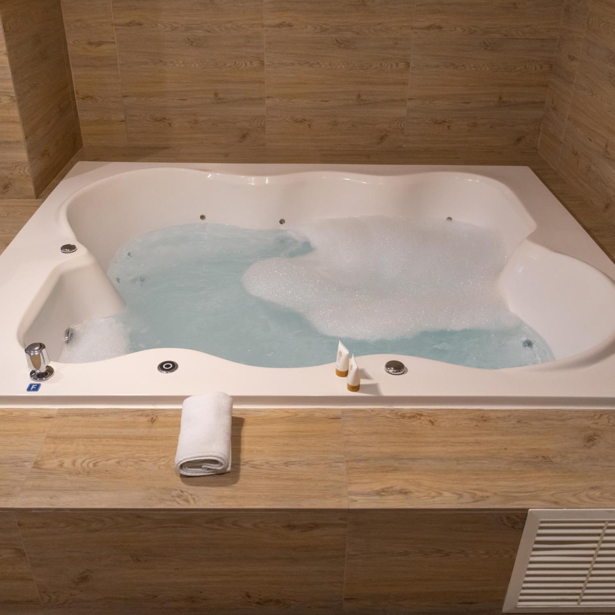 Awqa Hoteles - Sede Natasha Трухильо Экстерьер фото